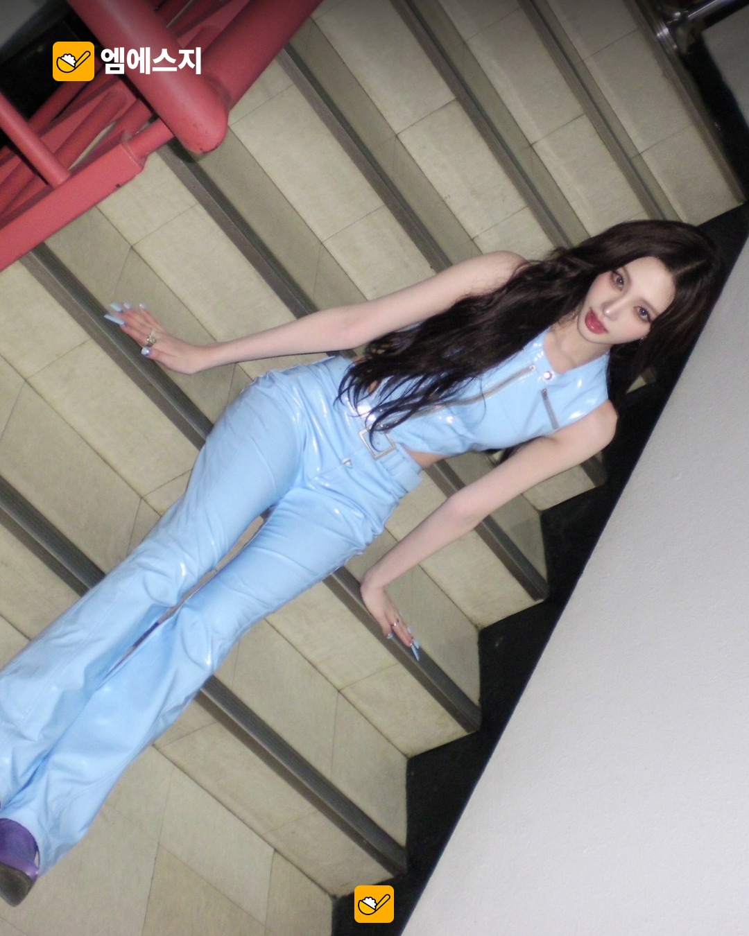 아이브 리즈, 앞머리 없는 헤어와 블루 무대 의상…달라진 분위기 3 리즈 본인 공개 Looks Can Kill 스타일 사진