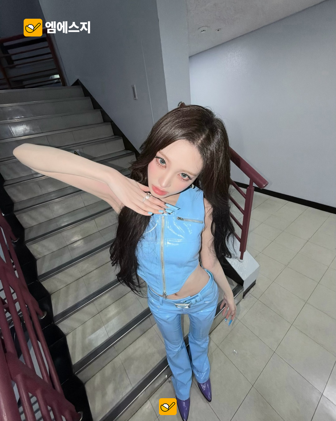 아이브 리즈, 앞머리 없는 헤어와 블루 무대 의상…달라진 분위기 6 리즈 본인 공개 Looks Can Kill 스타일 사진