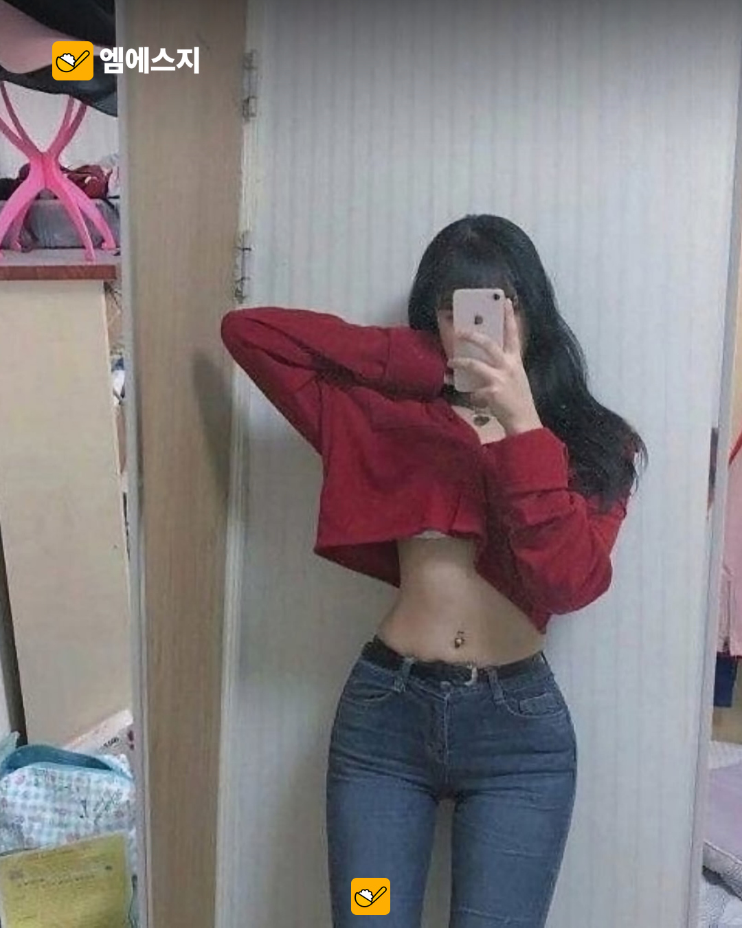 10년 가까이 이어온 셀카 기록…같은 공간에 쌓인 시간의 흔적 3 같은 인물의 다른 시기 기록 사진