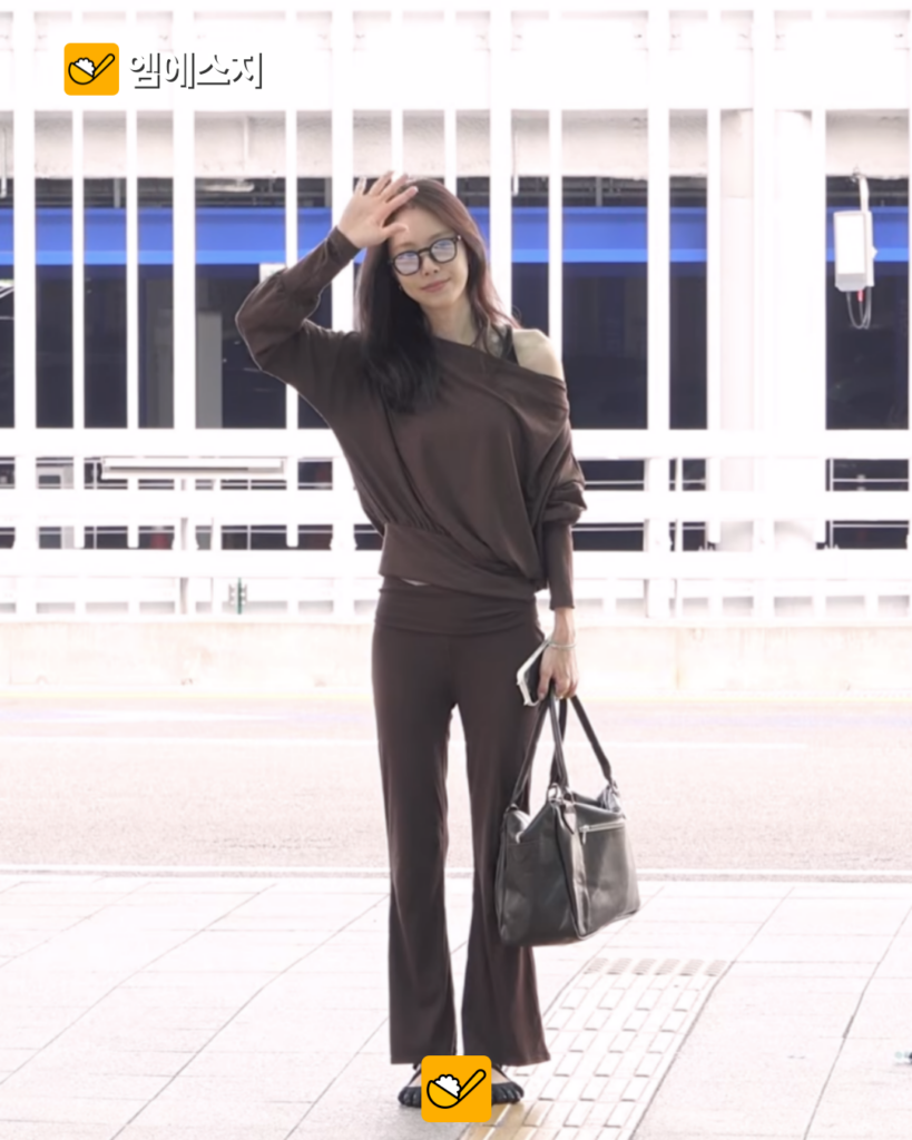 기자들 앞에서도 화장기 덜었다…손나은, 괌 출국길 ‘꾸안꾸’ 공항패션, 김부장 여배우? 3 006 44