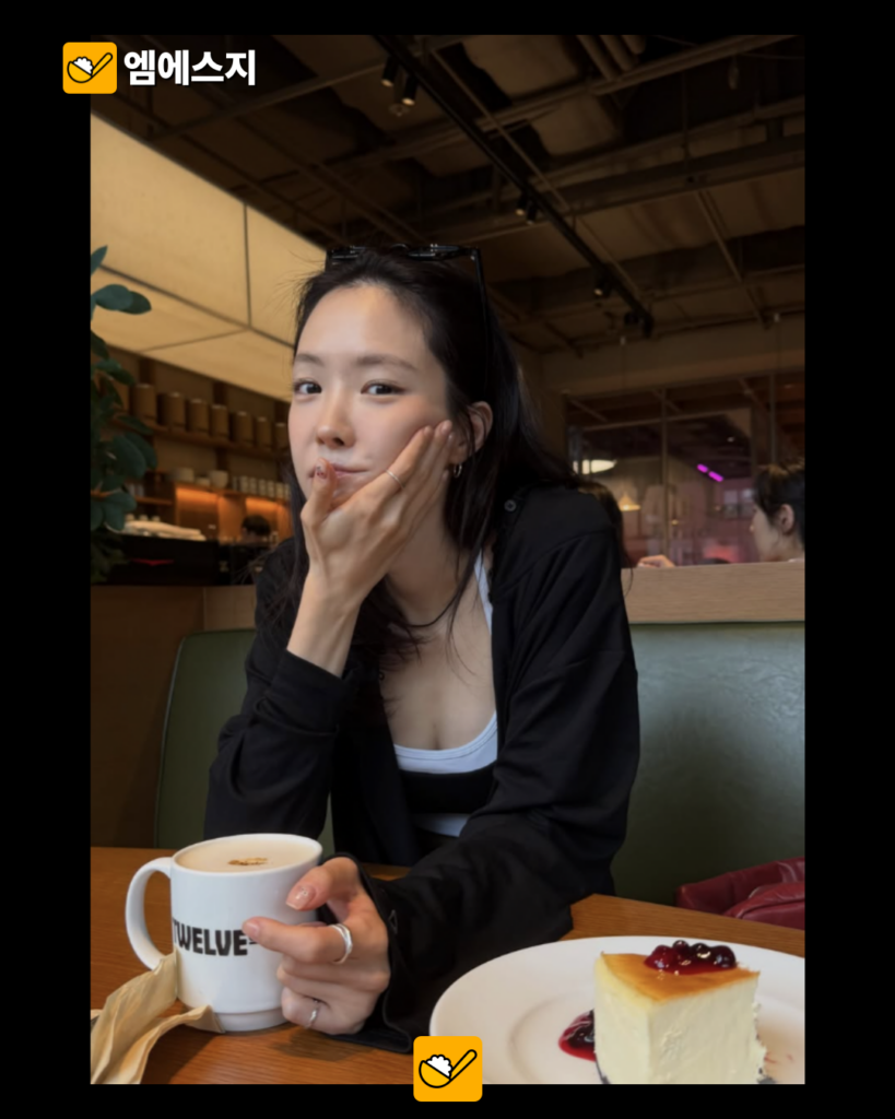 기자들 앞에서도 화장기 덜었다…손나은, 괌 출국길 ‘꾸안꾸’ 공항패션, 김부장 여배우? 7 010 5