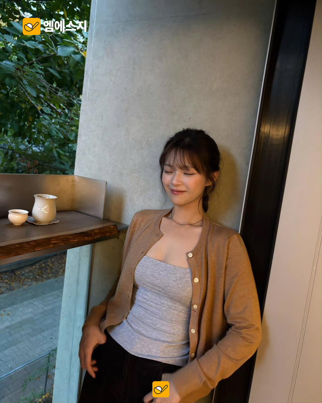 트와이스 정연, 편안한 스타일의 일상 사진 공개…카페에서도 빛난 근황 5 트와이스 정연, 편안한 스타일의 일상 사진 공개…카페에서도 빛난 근황 본문 사진 4