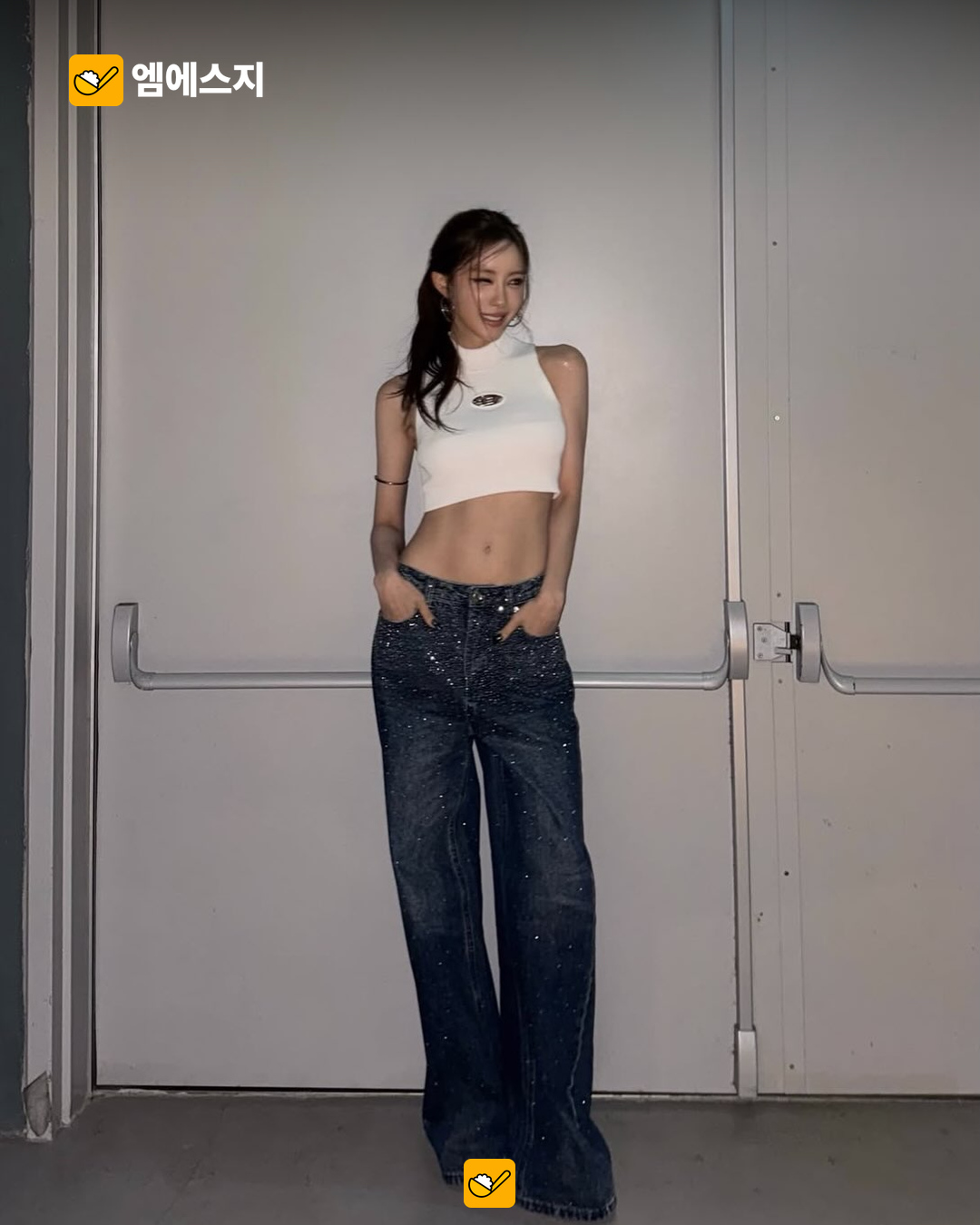 효민, 화이트 크롭톱에 데님…간결한 일상 스타일 3 효민, 화이트 크롭톱에 데님…간결한 일상 스타일 관련 이미지 2